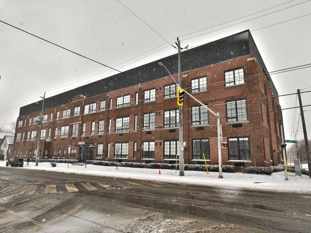 330 - 220 Dundurn St S