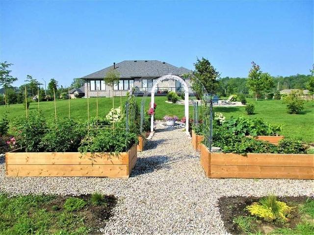 32 Woodland Tr