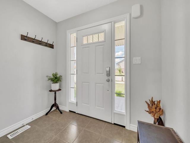 203 William St