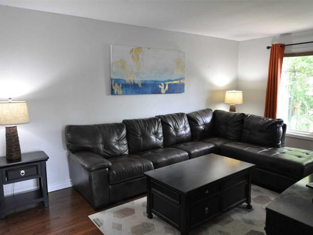 2101 Muriel Cres