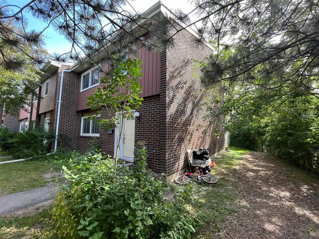 103 - 121 University Ave E