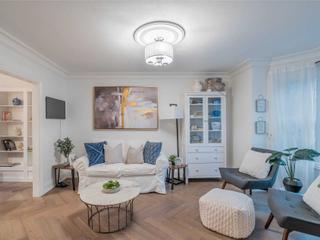 180 Queen St N