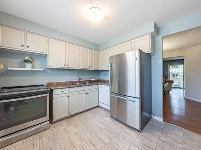 38 - 262 Kenora Ave
