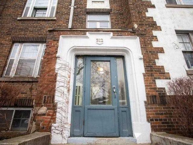 5 - 312 Aberdeen Ave