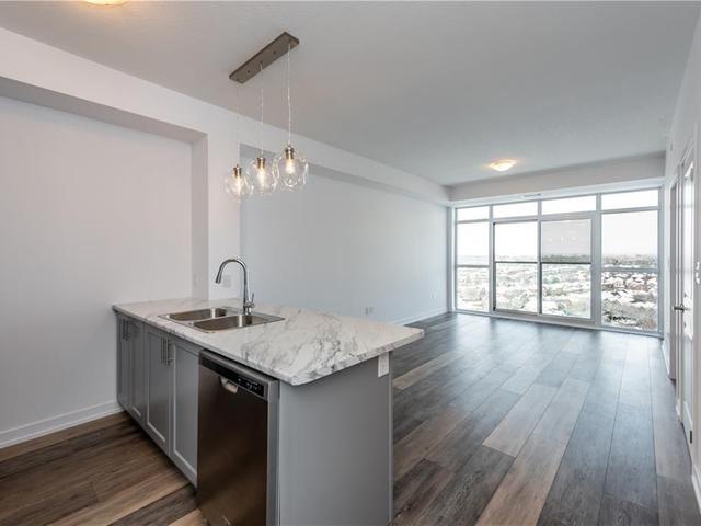 1104 - 450 Dundas St