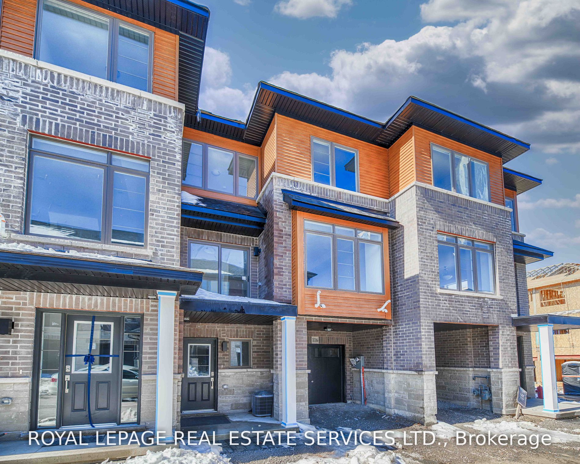 Curated visual reference: Visual Reference: 116 61 Soho St Stoney Creek Terminated X5900640