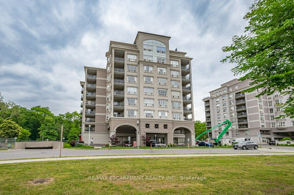 808 3000 Creekside Dr, Dundas Sold, X6170556 Condos.ca