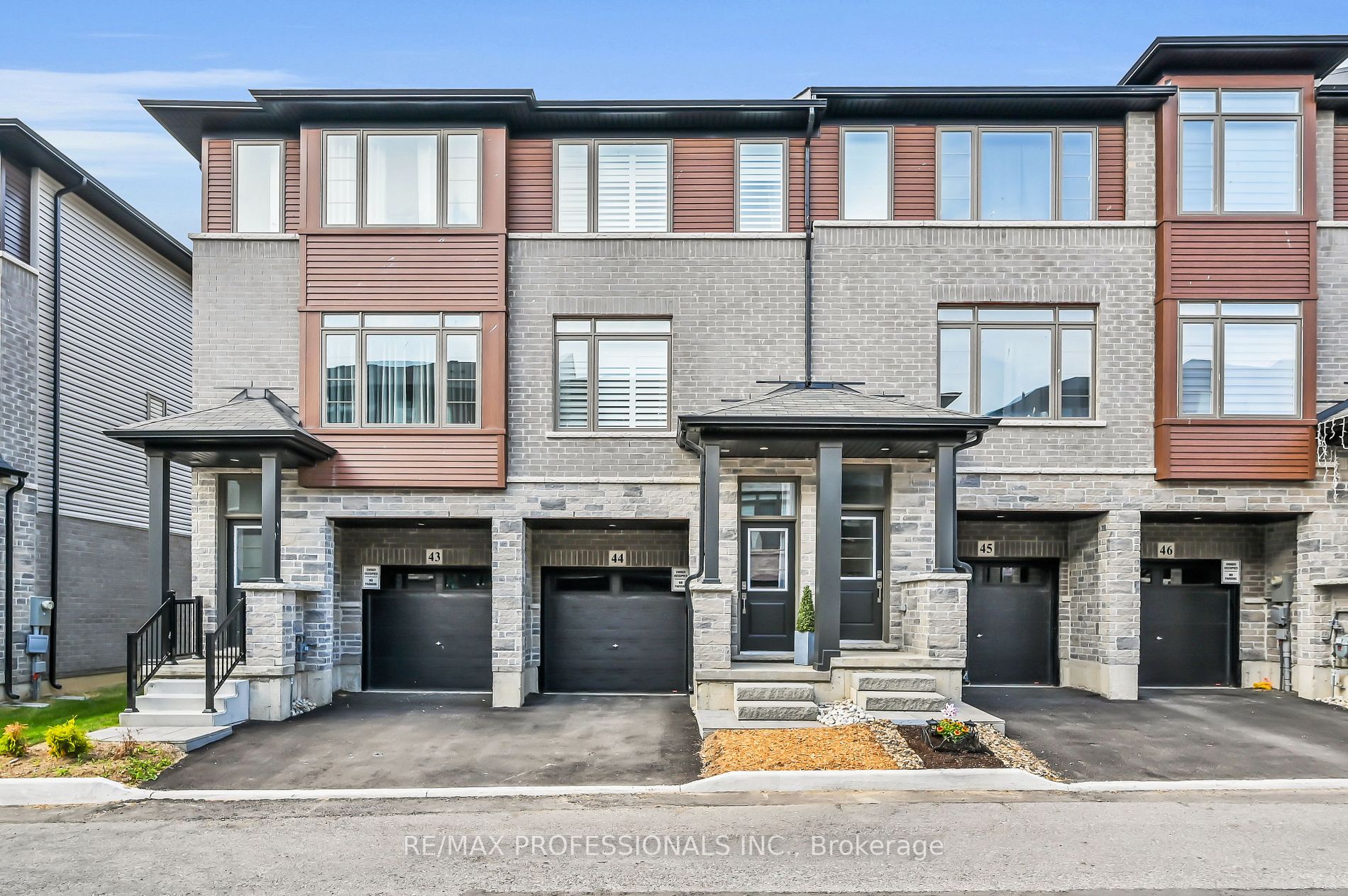 44 5000 Connor Dr, Beamsville Sold, X6637578 Condos.ca