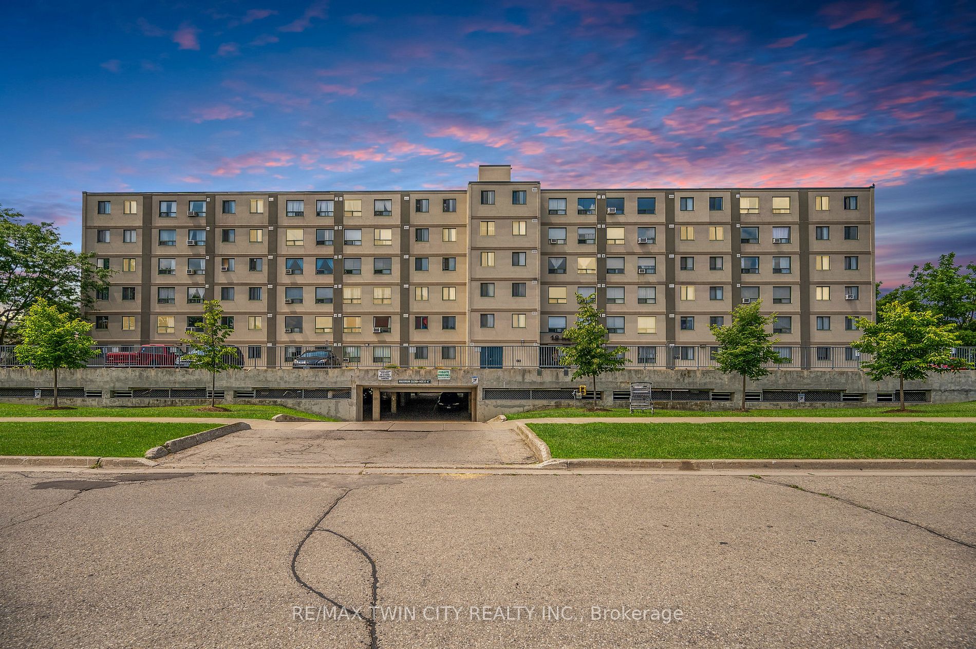 206 18 Holborn Crt, Kitchener Sold, X6695462 Condos.ca