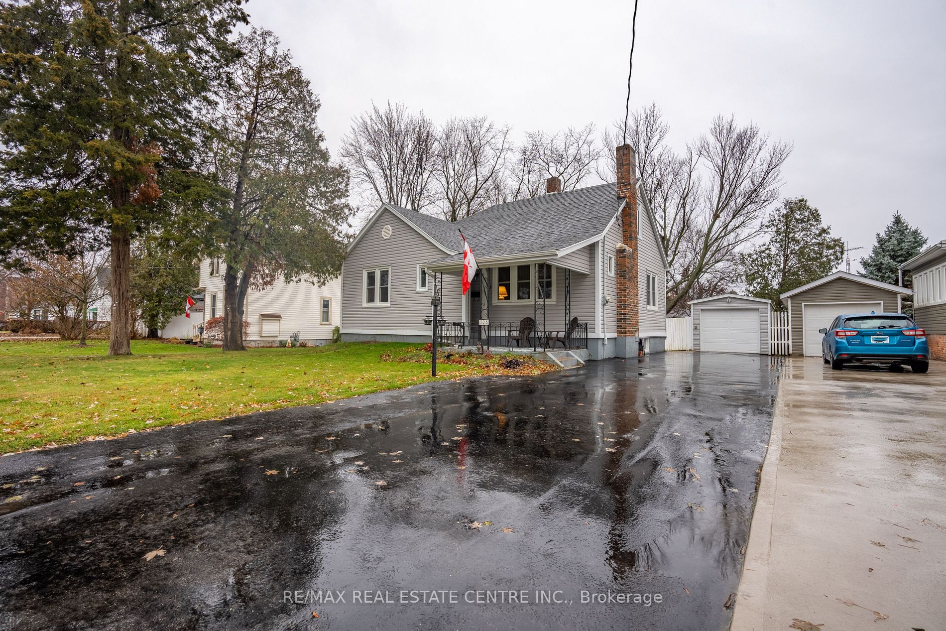 126 Delaware Ave, Chatham For Sale 399,000 Property.ca