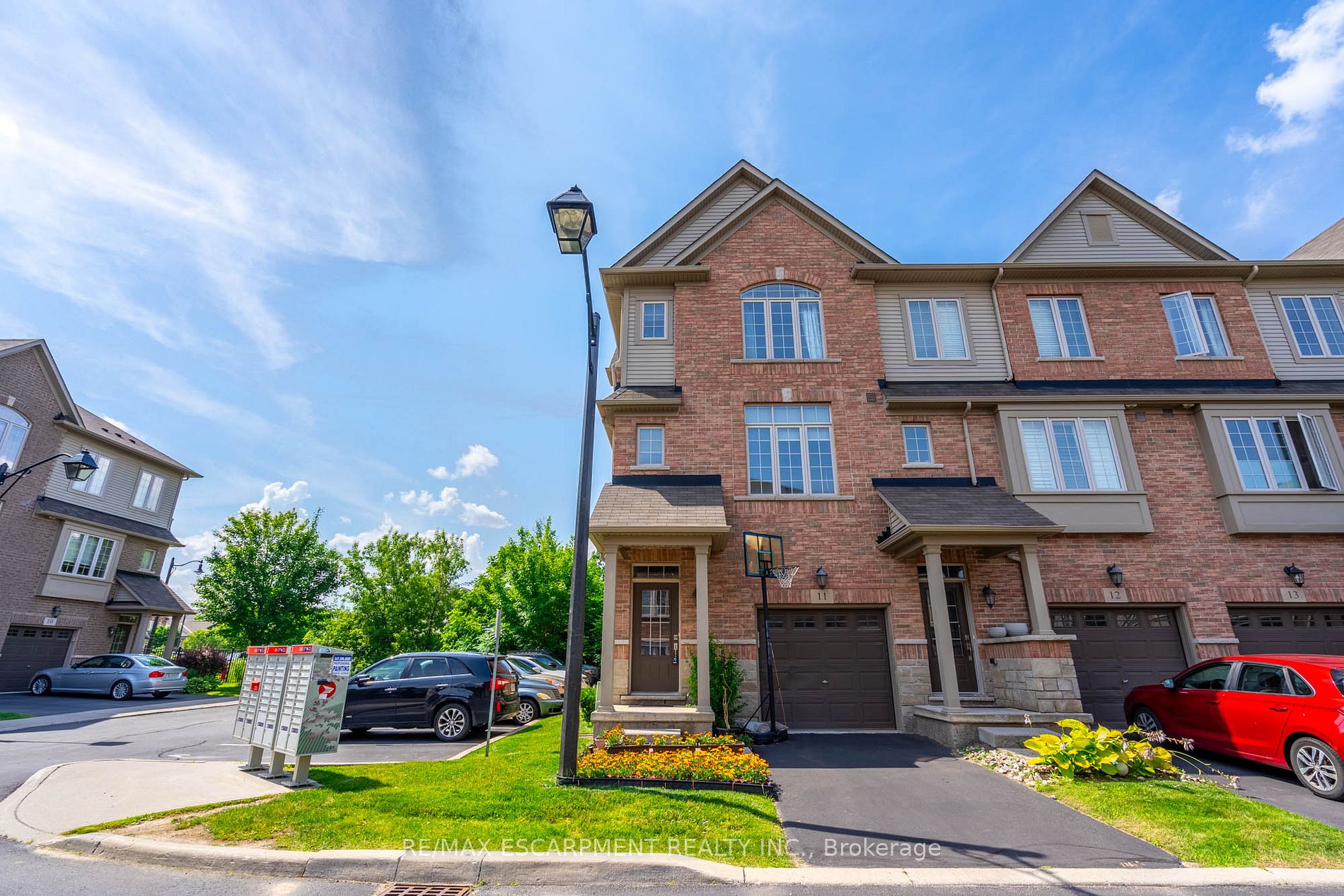 11 257 Parkside Dr, Waterdown For Sale 899,900 Condos.ca