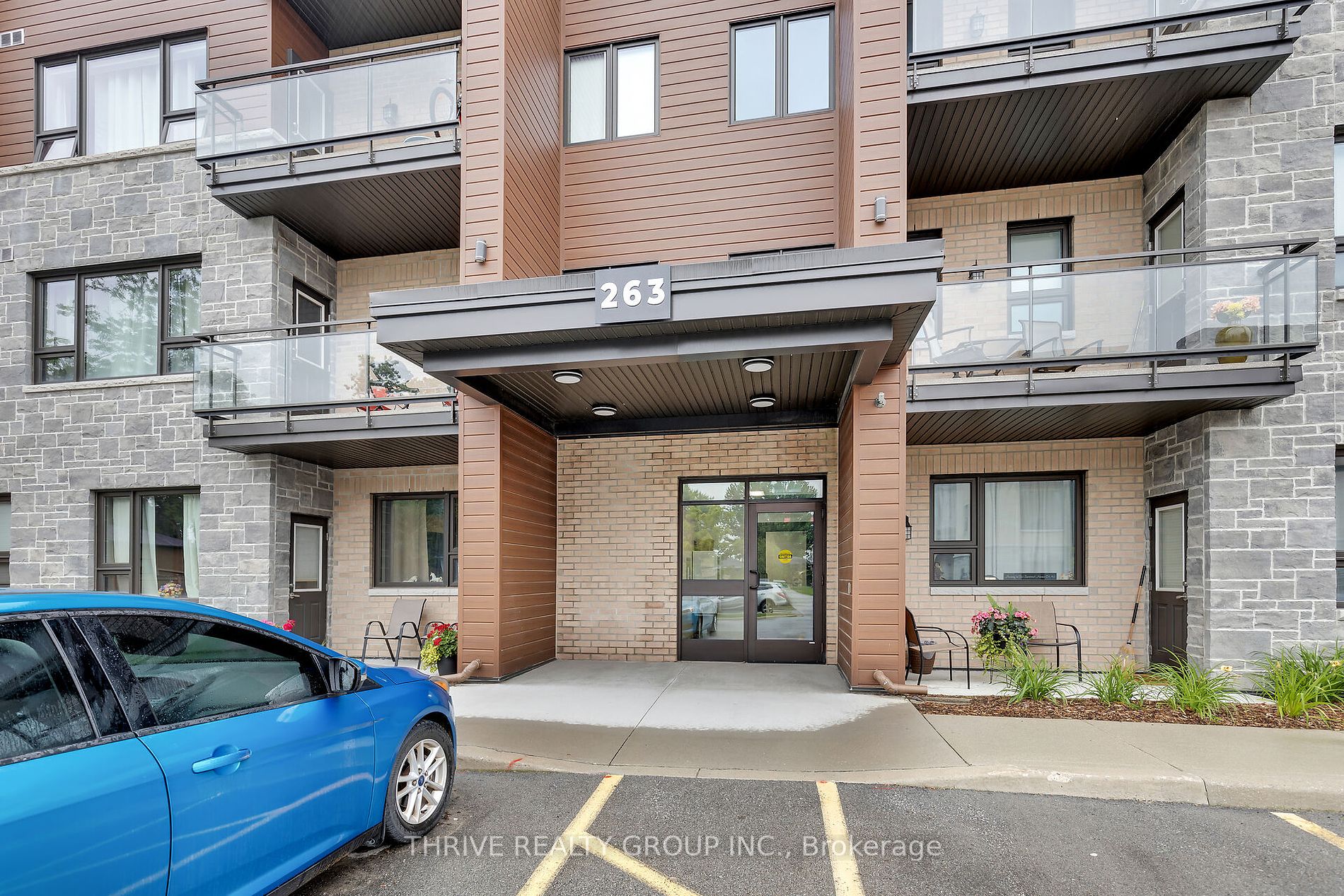 301 263 Butler St, Lucan For Sale 339,900 Condos.ca
