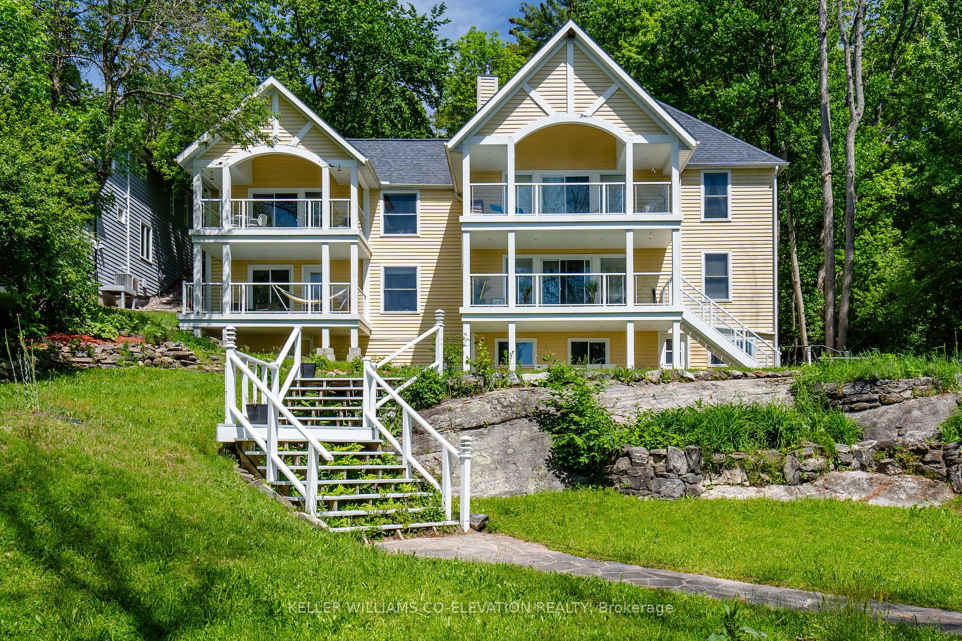 1 135 Abbey Lane, Gravenhurst For Sale 624,900 Condos.ca