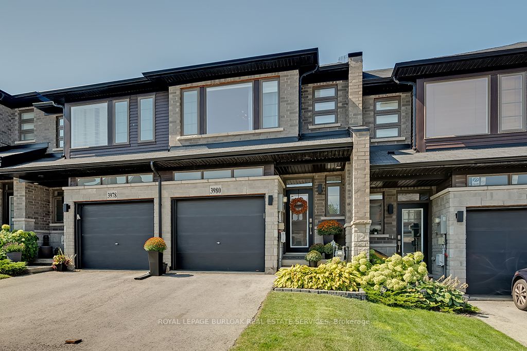3980 Crown St, Lincoln For Sale 734,500 Condos.ca