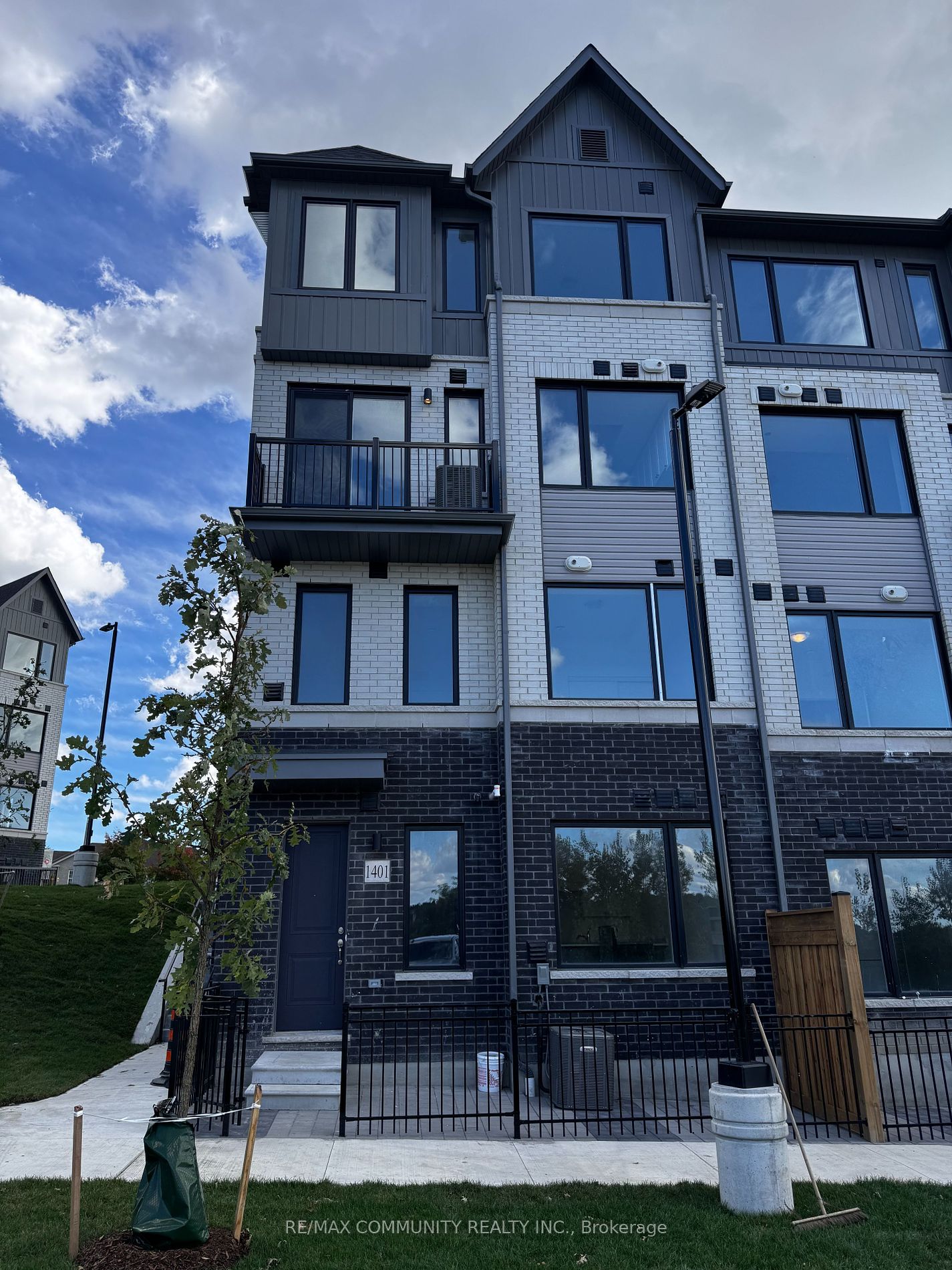 1403 160 Densmore Rd, Cobourg For Rent 2,600 Condos.ca