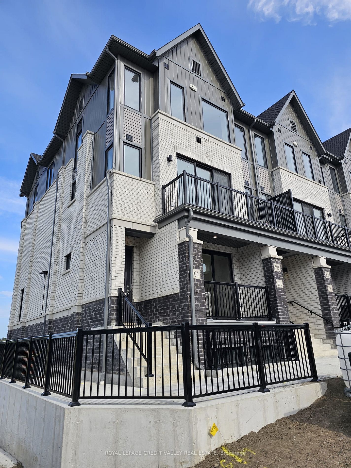 104 160 Densmore Rd W, Cobourg For Sale 699,900 Condos.ca