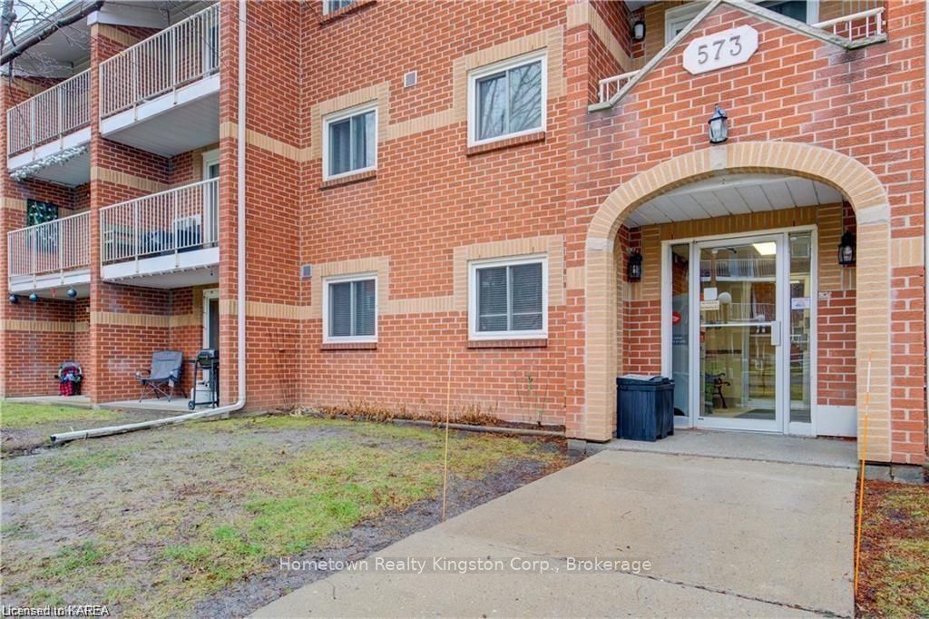 107 573 ARMSTRONG Rd, Kingston For Sale 297,900 Condos.ca