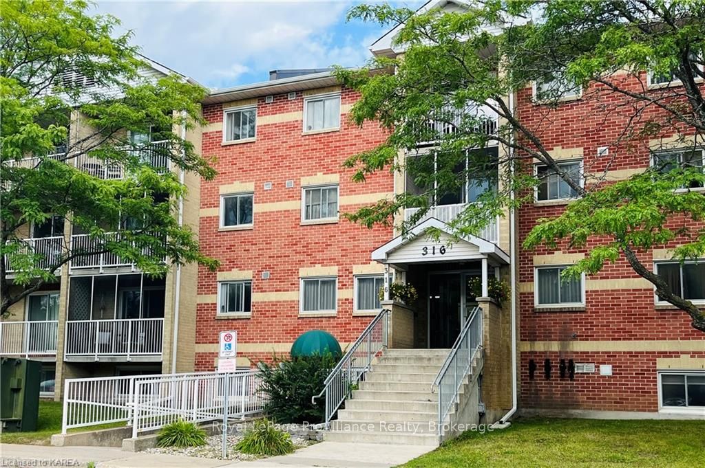 107 316 KINGSDALE Ave, Kingston For Sale 272,000 Condos.ca