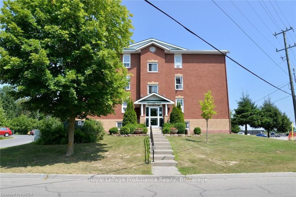 202 550 TALBOT Pl, Gananoque For Sale 249,900 Condos.ca