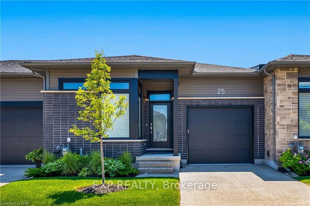 25 8974 WILLOUGHBY Dr, Niagara Falls For Sale 849,900 Condos.ca