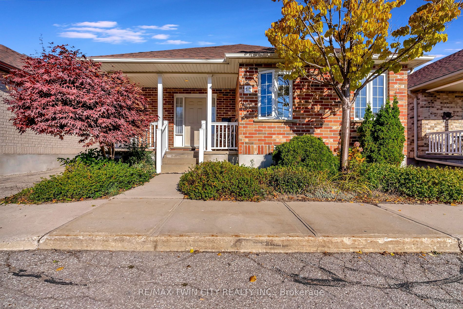 18 461 Columbia St W, Waterloo For Sale 749,900 Condos.ca