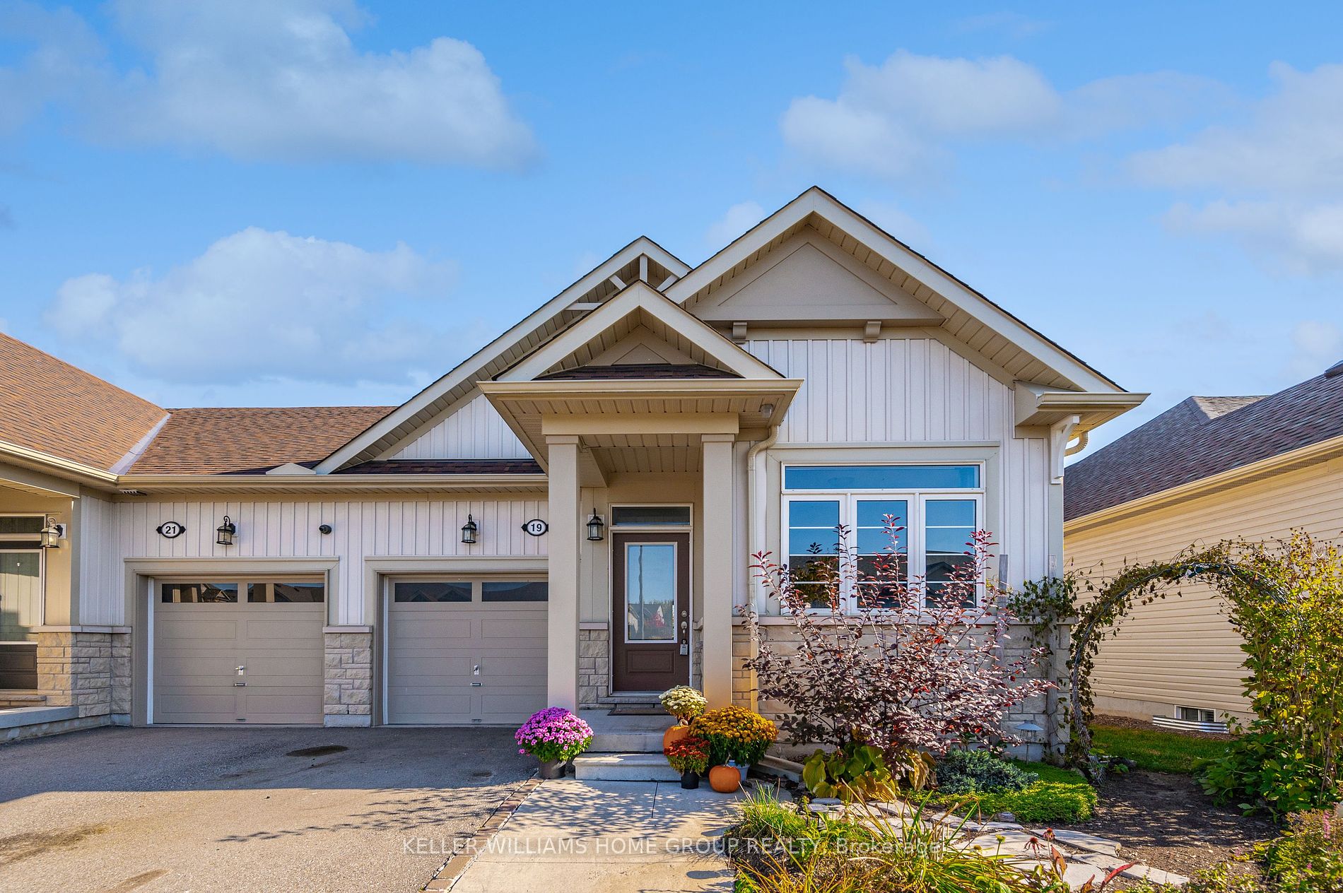 19 Middleton Ave, Fergus For Sale 740,000 Condos.ca