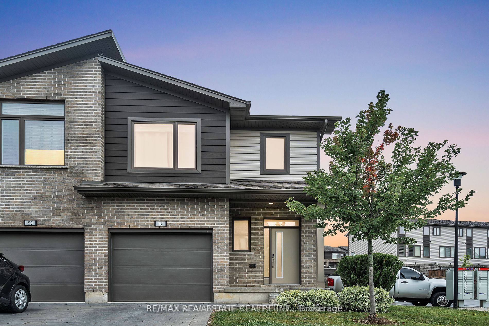 92 2070 Meadowgate Blvd, London For Sale 549,900 Condos.ca