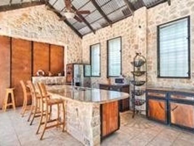 17 Villa Del Mar Ave