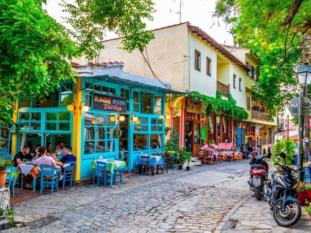 10 - 10 Chalkokondili St