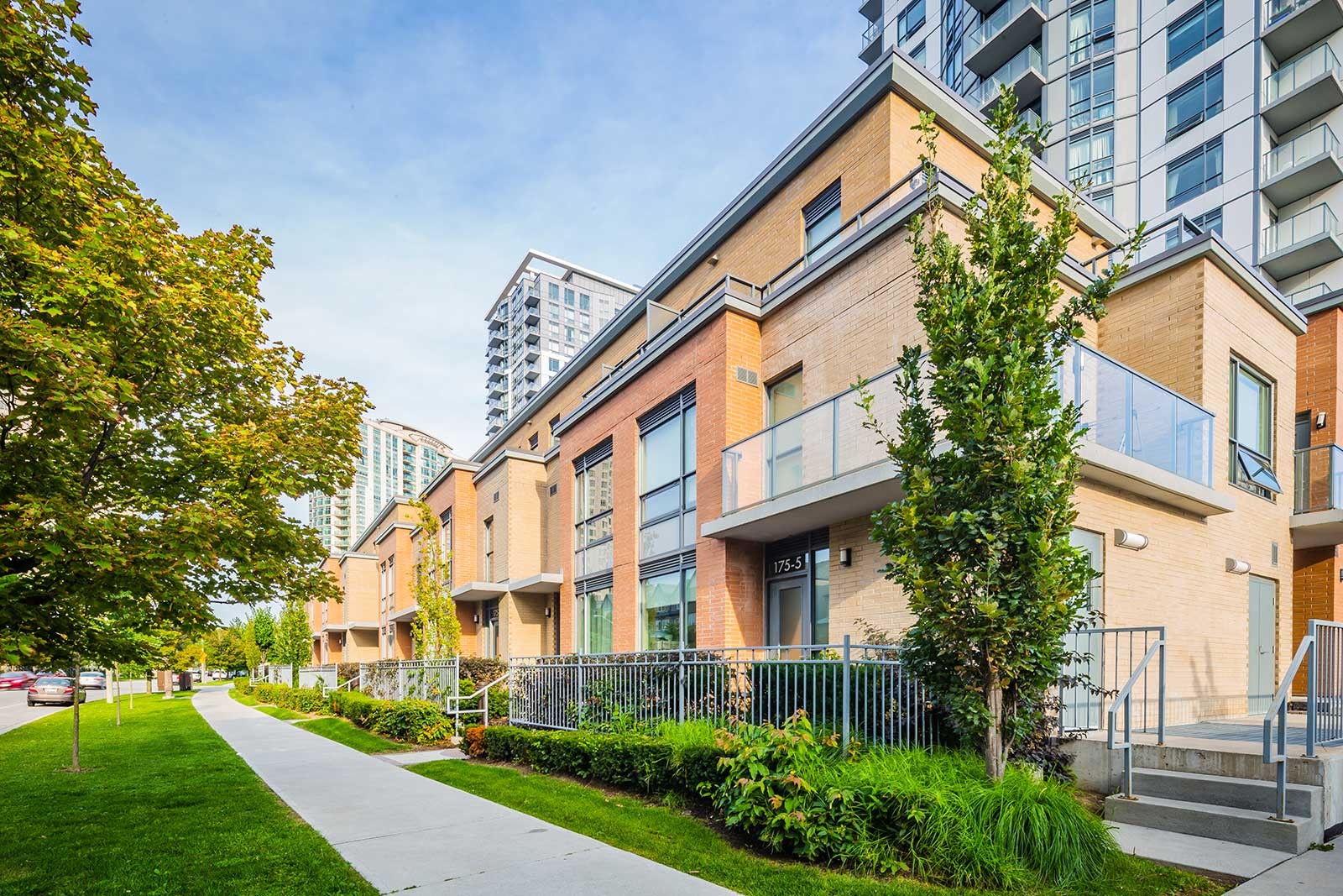 Condos For Sale in Tam O'Shanter Sullivan Condos.ca